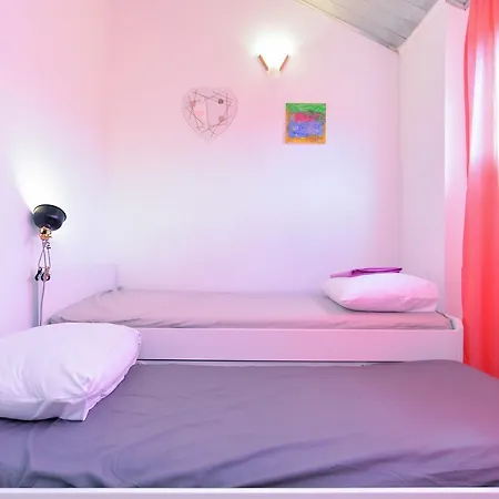 بيت للعطل House 1717