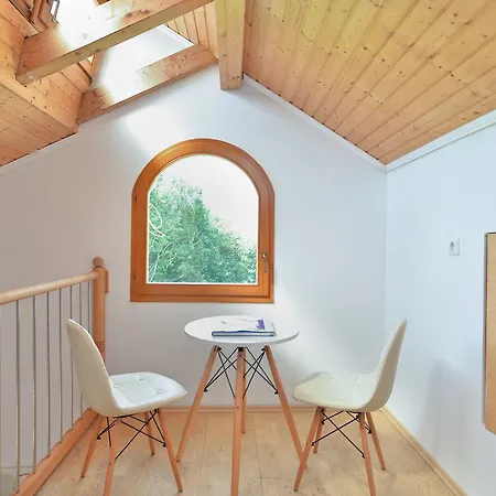 بيت للعطل House 1717 *