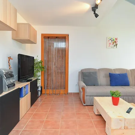 بيت للعطل House 1717